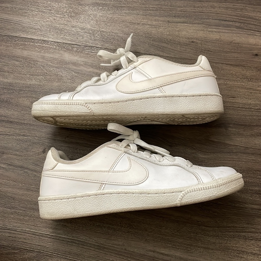 Nike Court Royals Sneakers